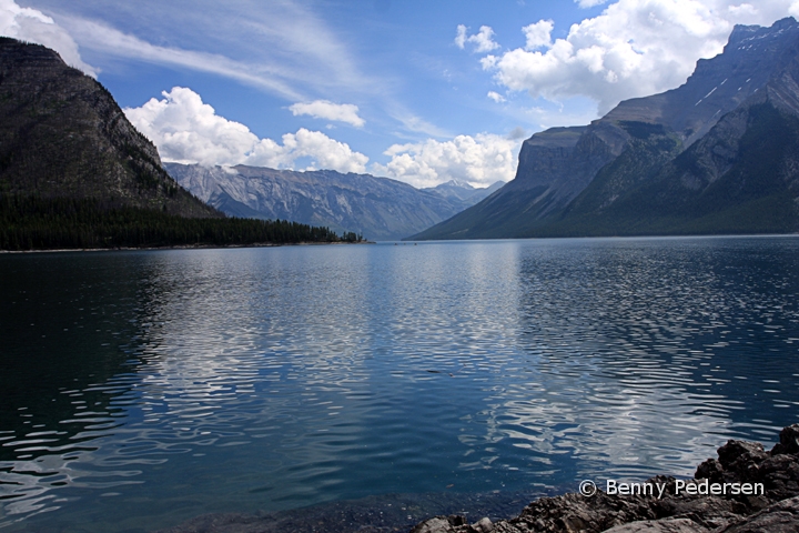 Lake Minnewanka.jpg - Lake Minnewanka